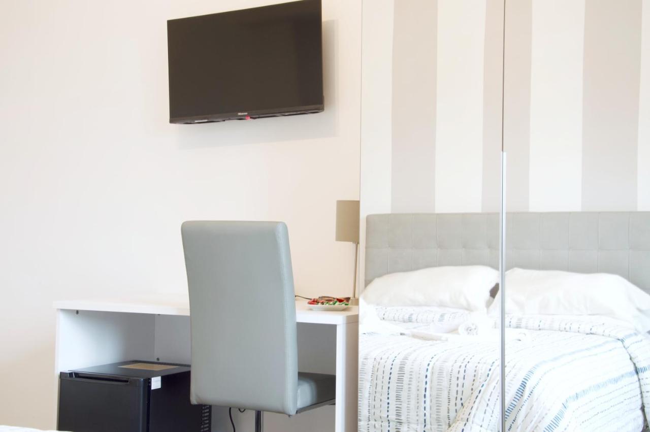 Minerva Rooms Pavia Kültér fotó